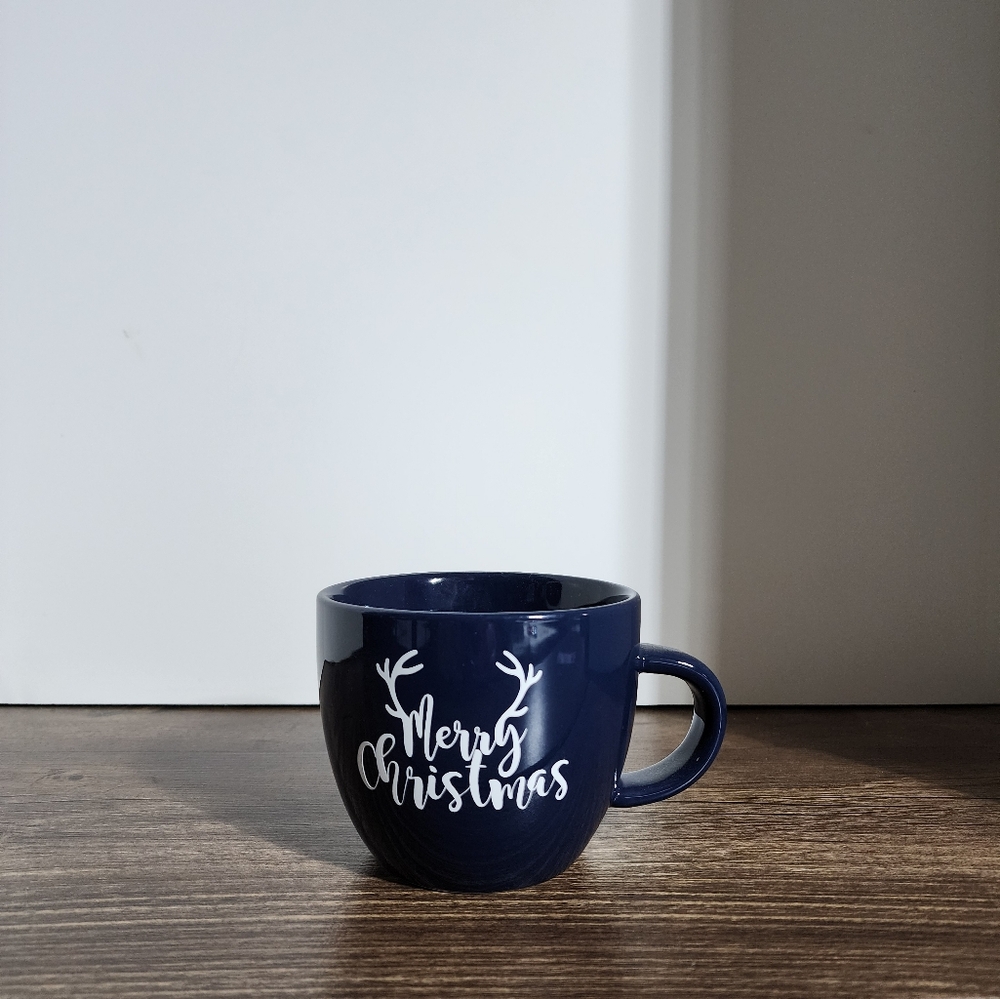 Merry Christmas Stoneware coffee mug 16 ounces